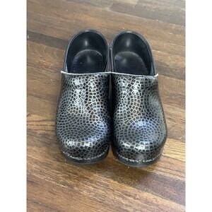 Women's Dansko Clogs Spiderweb Print Black & Silver Size 38/7.5-8 Nurse Support